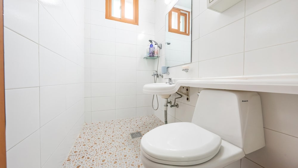 Basic Room, 1 Bedroom (room101) - Photo 8