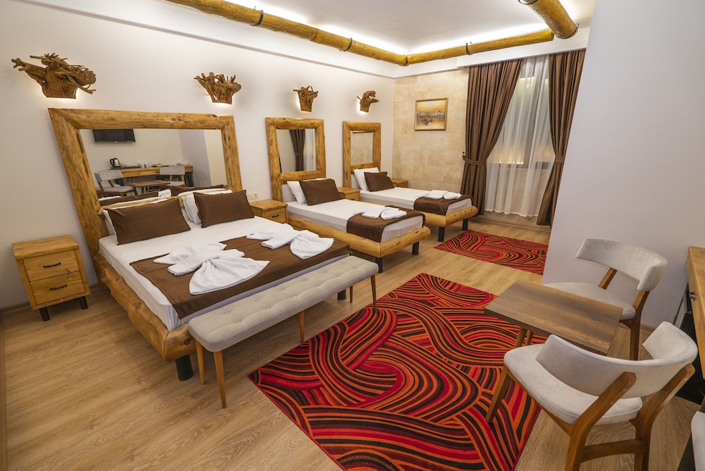 Deluxe Triple Room photo 1