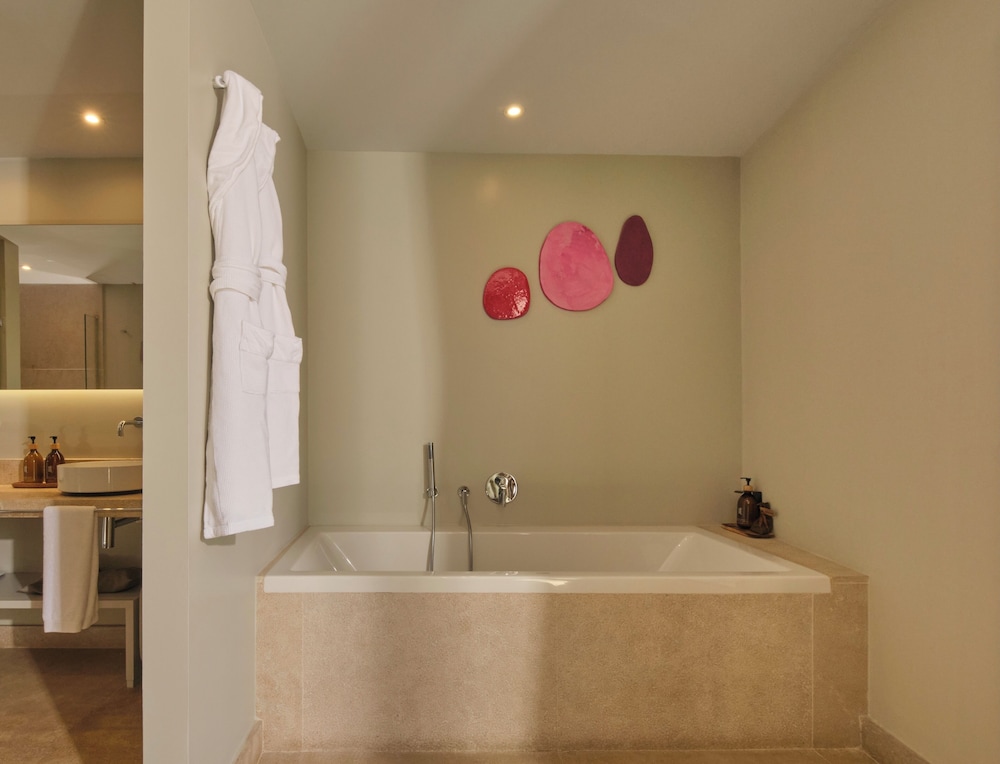 Luxury Suite, 1 King Bed, Terrace photo