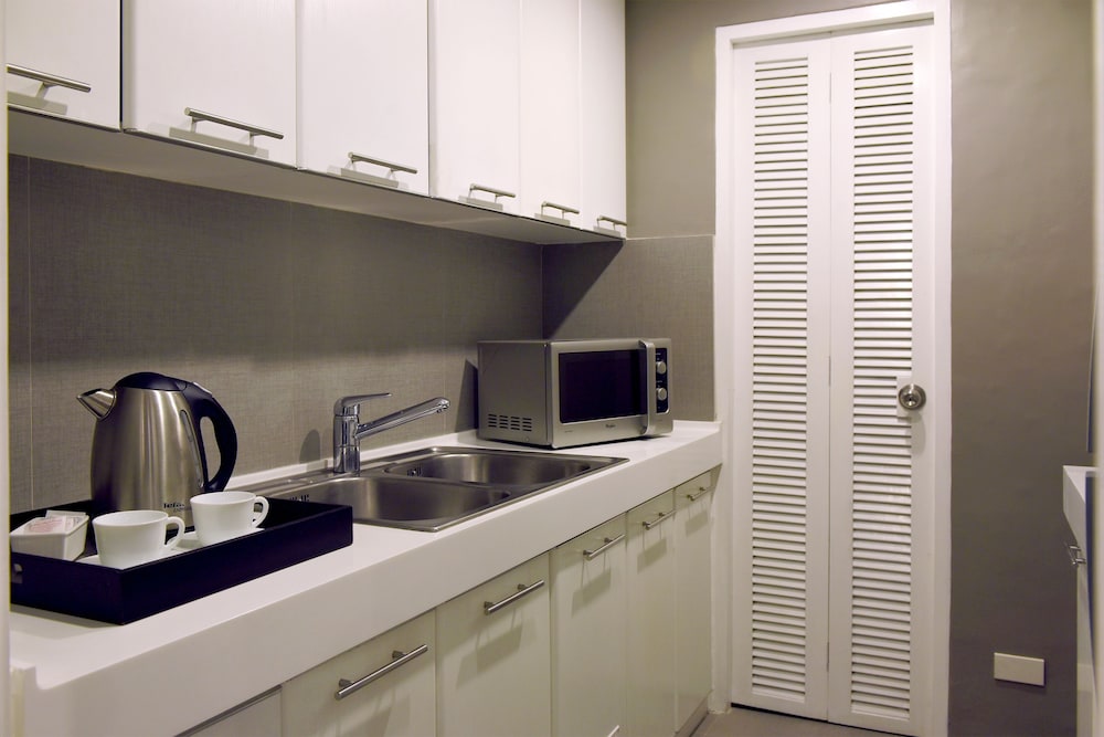 Suite, 1 Bedroom - Photo 5