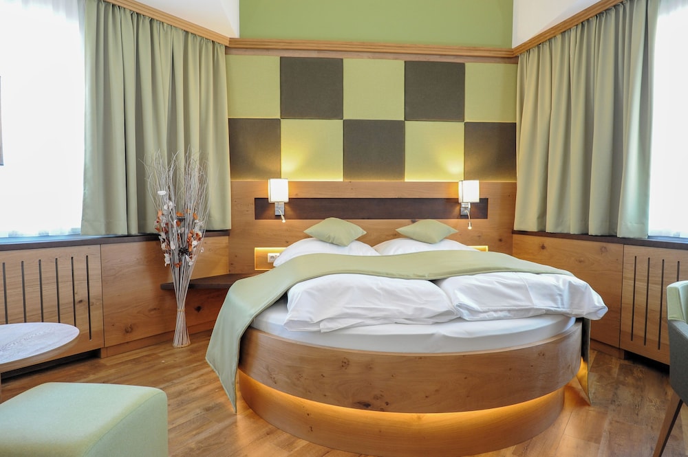 Double or Twin Room, Balcony, Garden View