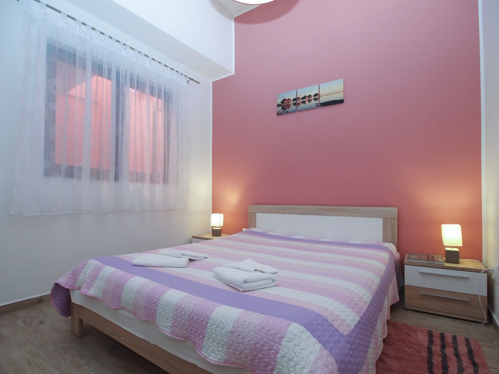 Apartment, 1 Bedroom (898/2091)