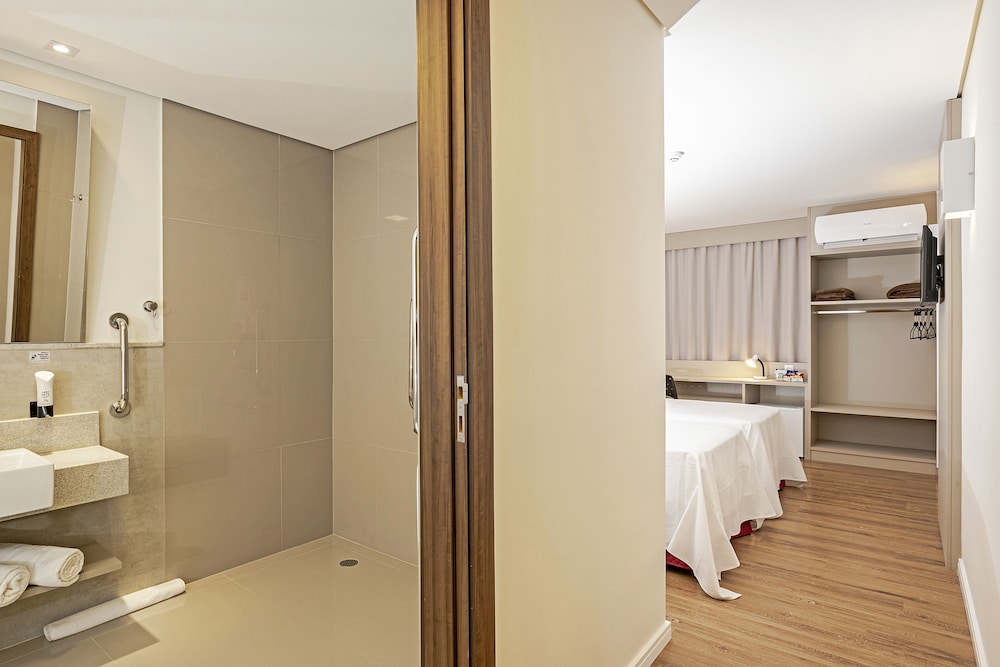 Standard Single Room, Accessible (2 Twin Beds)