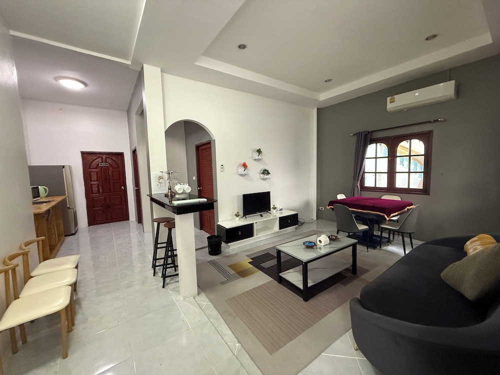 Comfort Suite, Patio, Courtyard View