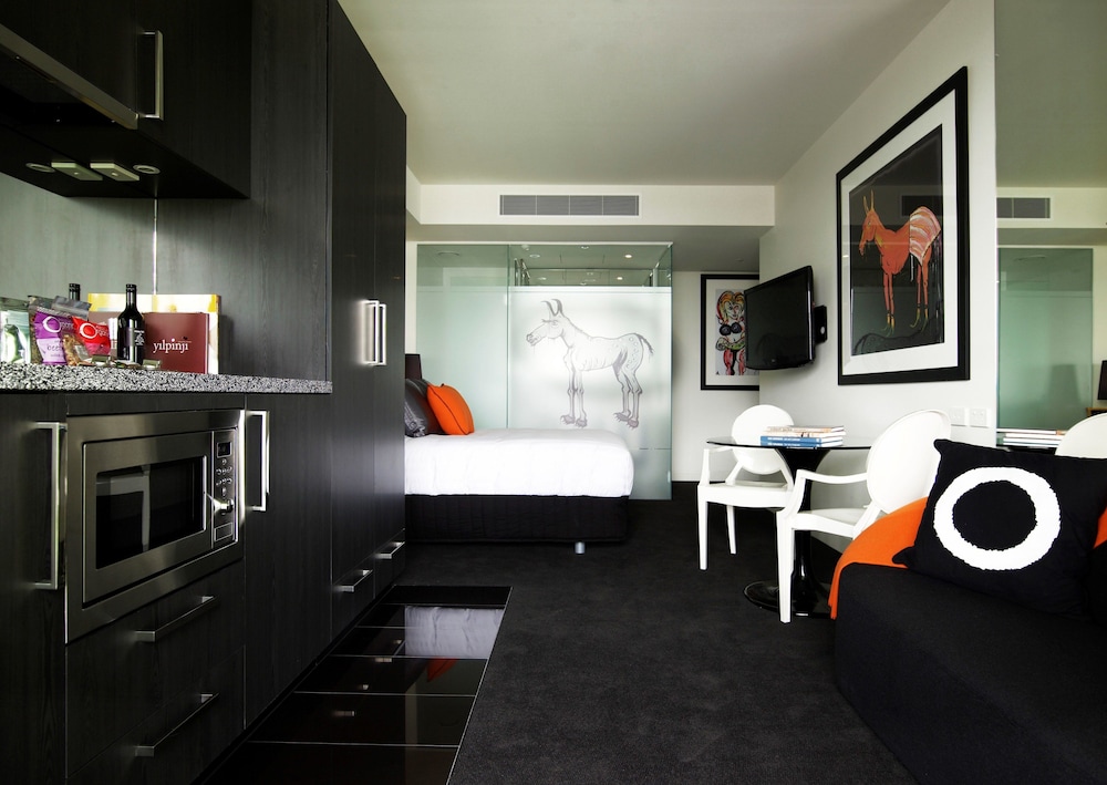 2 Bedroom Dual Key - Photo 8
