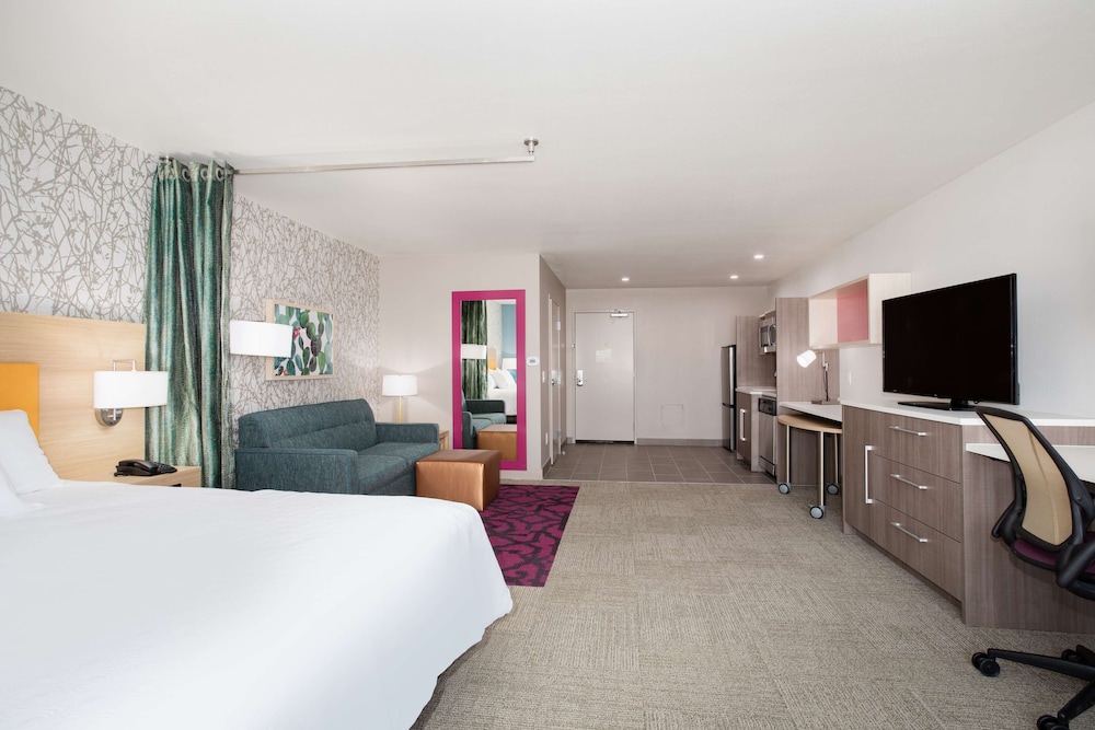 Studio Suite, 1 King Bed, Non Smoking - Photo 1