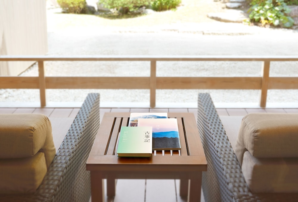 Premium Suite, Non Smoking 63sqm, 2 Beds(1 extrabed is avairable for 3 more people) photo 3