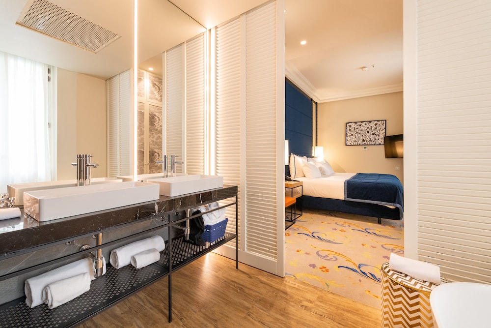 Suite - Photo 4