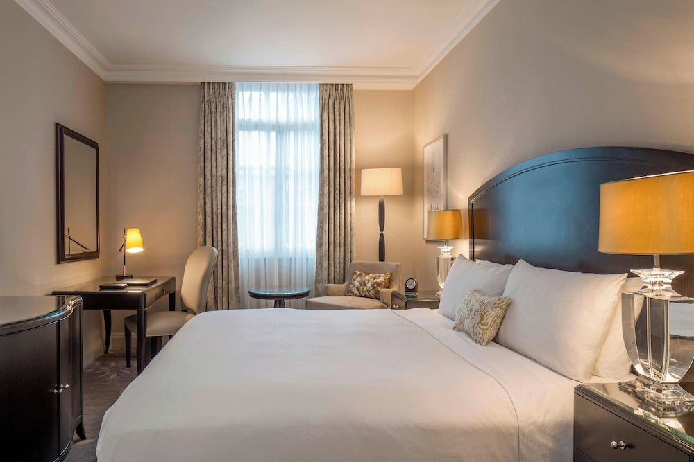Superior Room, 1 King Bed