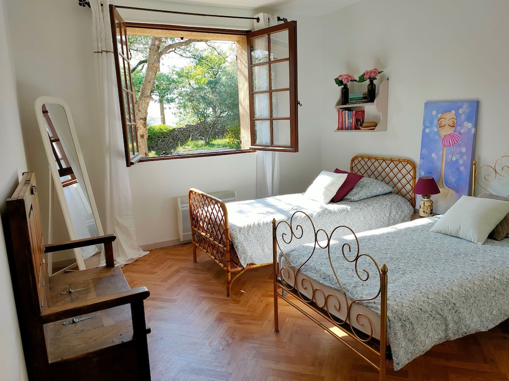 Twin Room, Shared Bathroom, Garden View