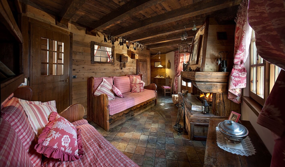 Standard Chalet photo 1