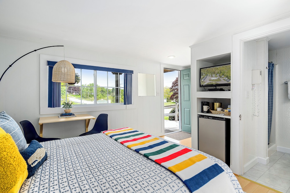 Classic Double Room, 1 Queen Bed, Refrigerator, Ground Floor photo 1