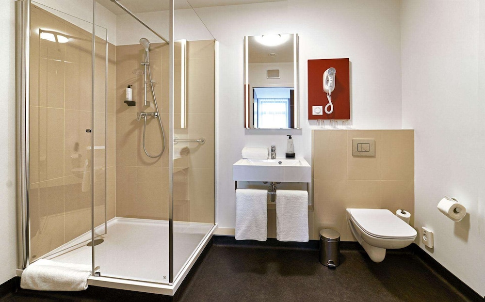 Standard Twin Room - Photo 3