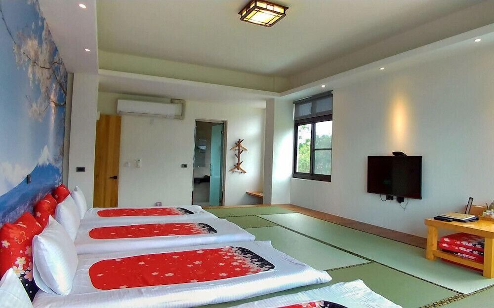 Family Quadruple Room, Valley View photo 1