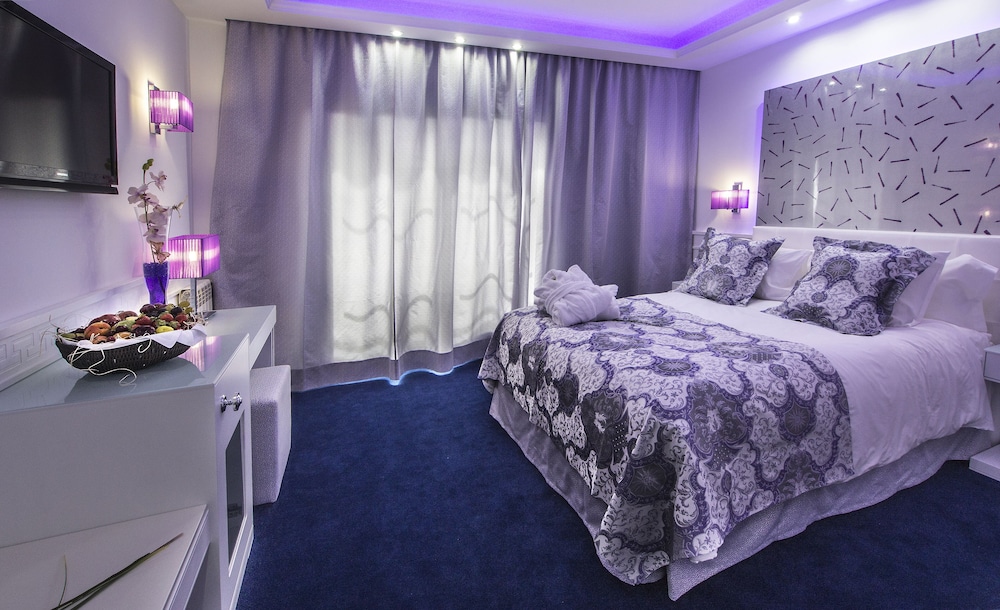 Superior Double Room, Non Smoking, Jetted Tub photo 2