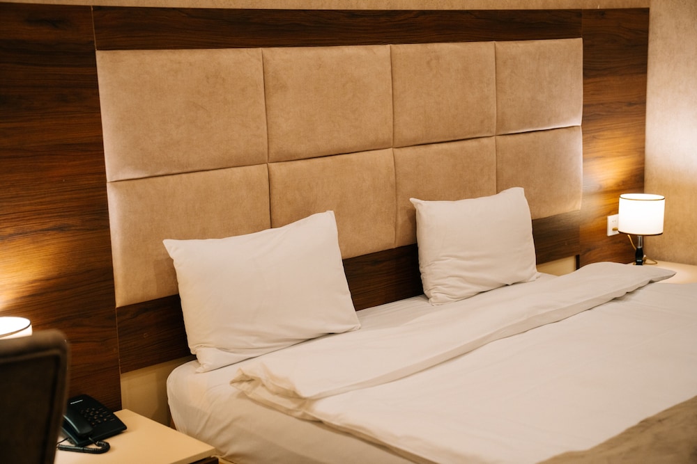 Standard Double Room, 1 King Bed, Non Smoking - Photo 24