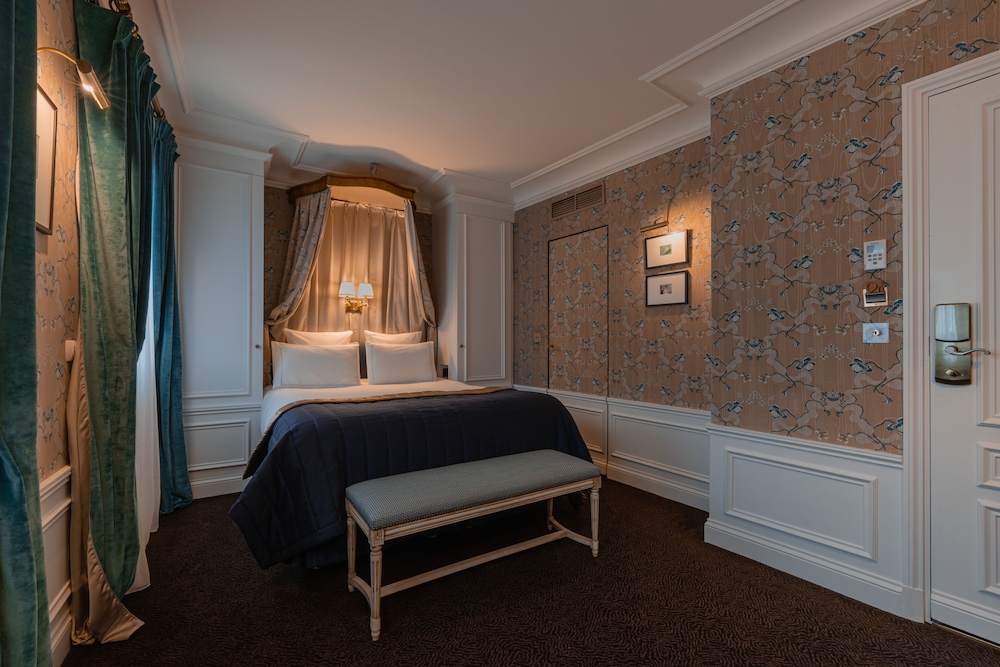 Privilege Room