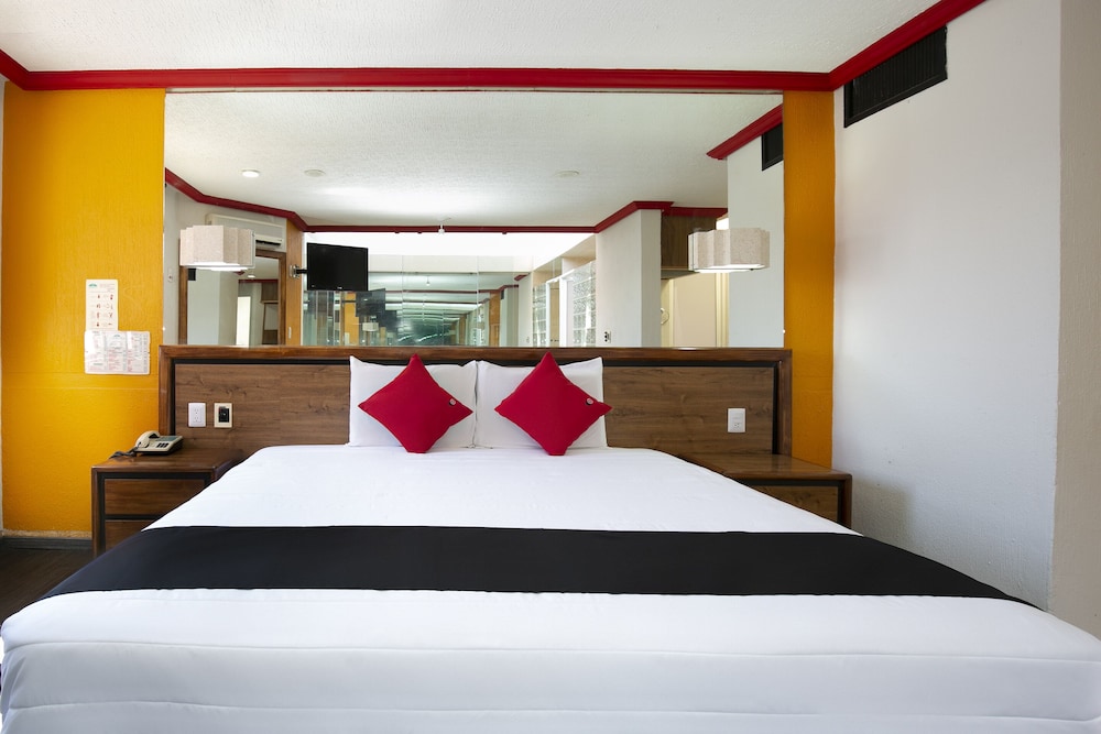 Deluxe Room - Photo 8
