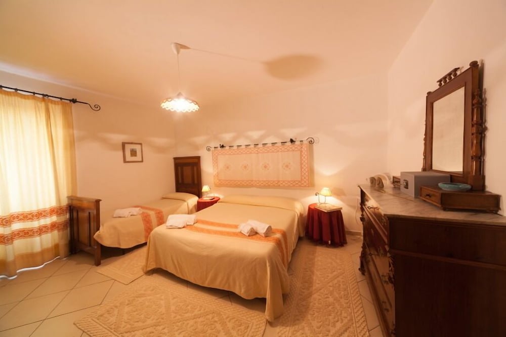 Deluxe Triple Room photo 1
