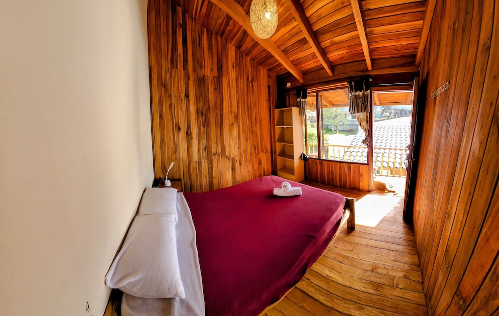 Panoramic Cottage, Multiple Beds, Jetted Tub, Mountain View photo 2