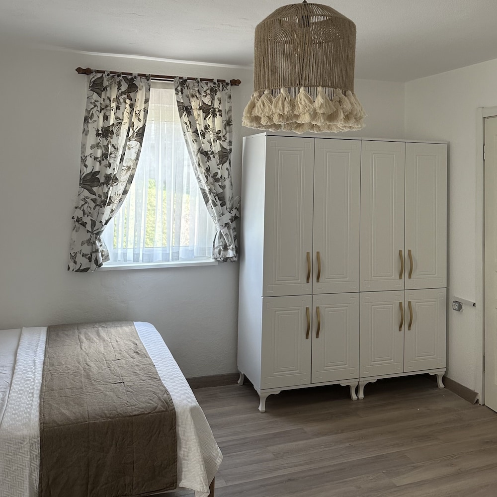 Standard Quadruple Room - Photo 3