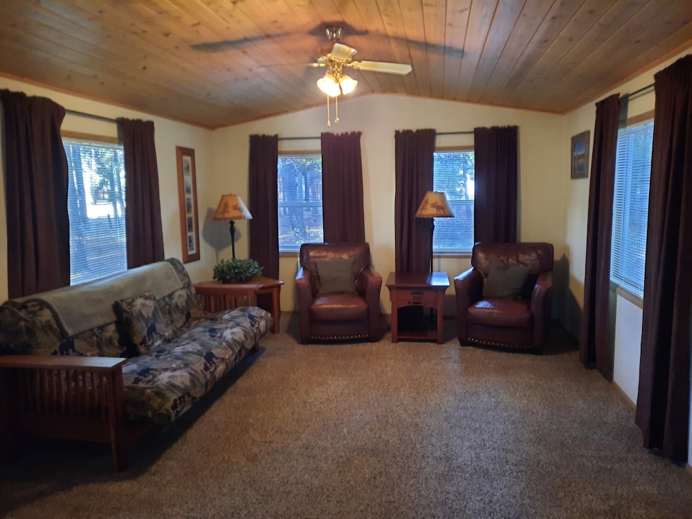 Standard Cabin (Cascade/Chalet/Pet Friendly) photo 1