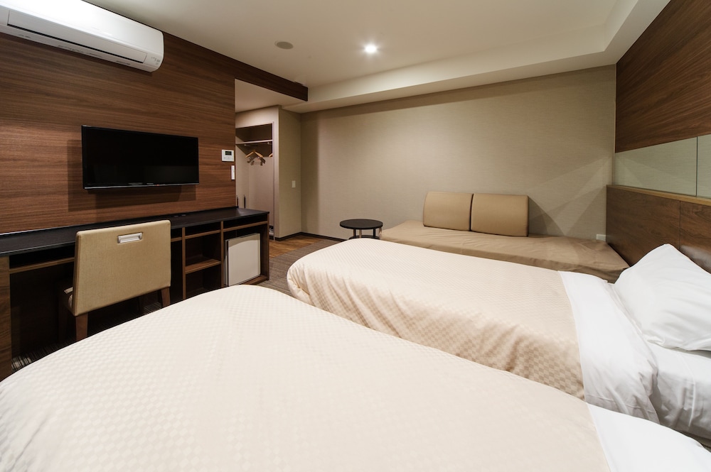 Standard Twin Room, Smoking