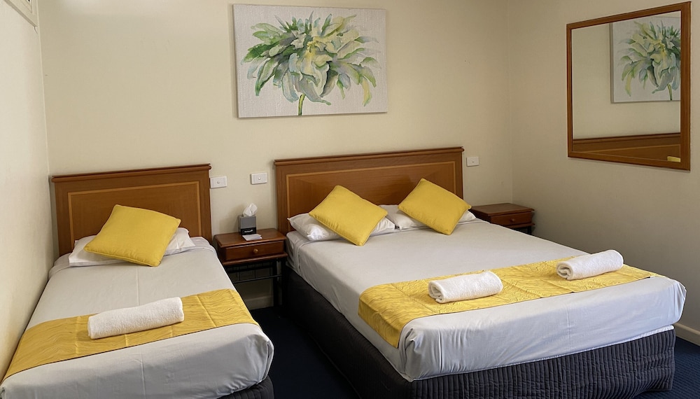 Standard Suite, 1 Bedroom, Non Smoking (Twin Room) photo 2