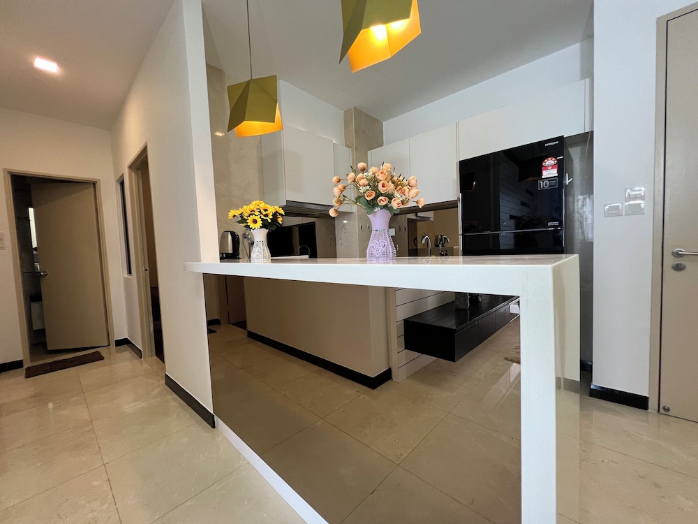 Family Apartment, 2 Bedrooms, Bathtub, Sea View photo 2