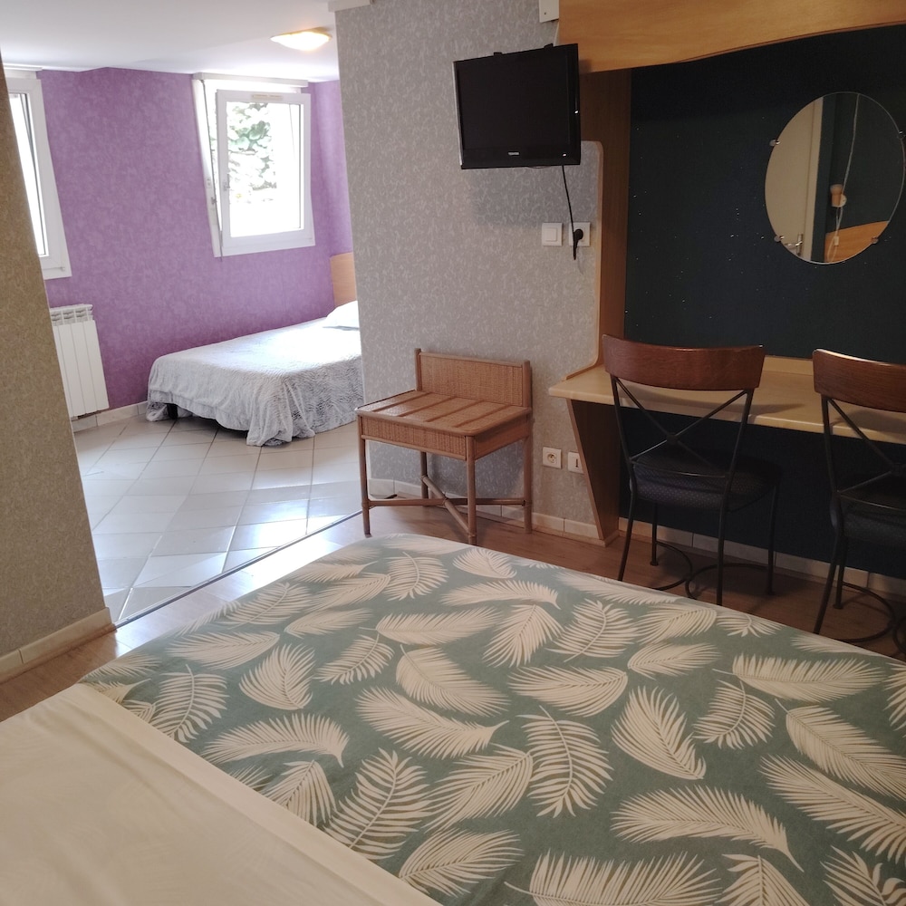 Club Quadruple Room, 1 Double Bed with Sofa bed, Private Bathroom