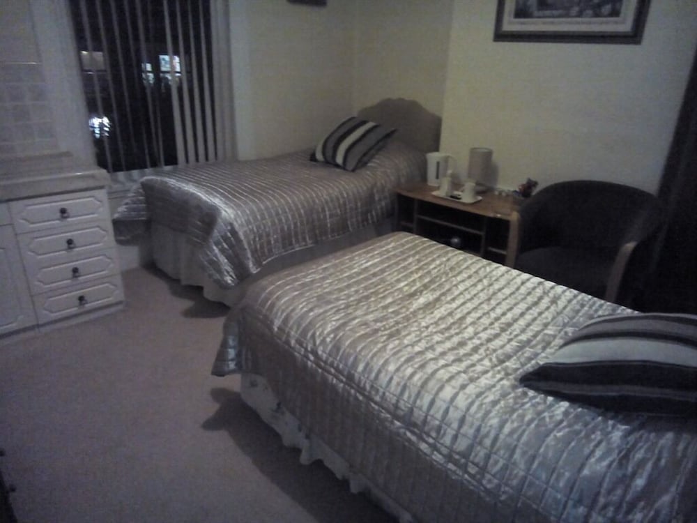 Twin Room, Private Bathroom ((Separate)) photo 2