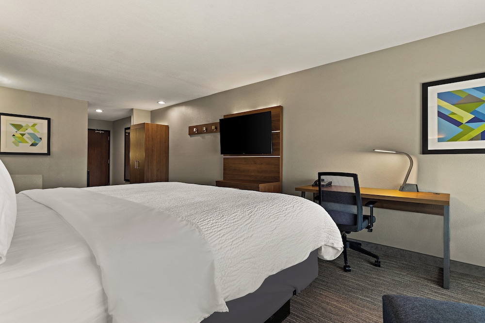 Suite, 1 King Bed (Living Area) - Photo 5