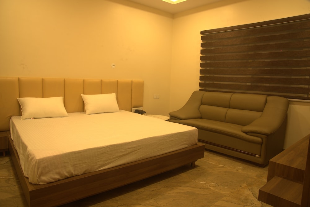 Executive Room - Photo 3