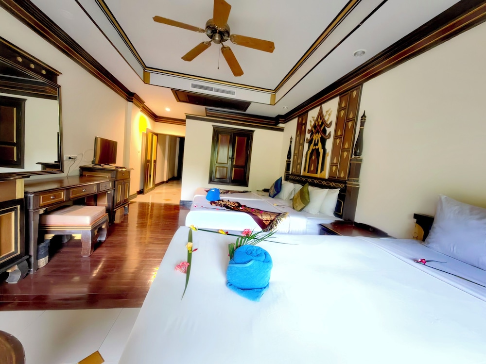 Deluxe Twin Room, Balcony, Pool View