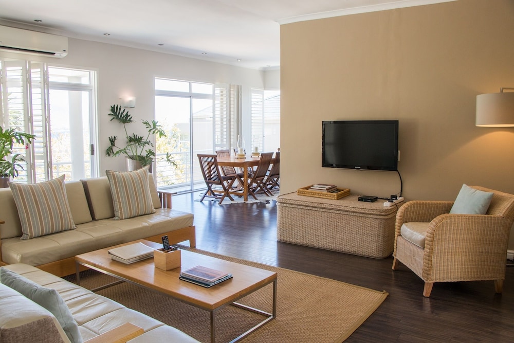 Sky Three Bedroom Family Suite photo 3