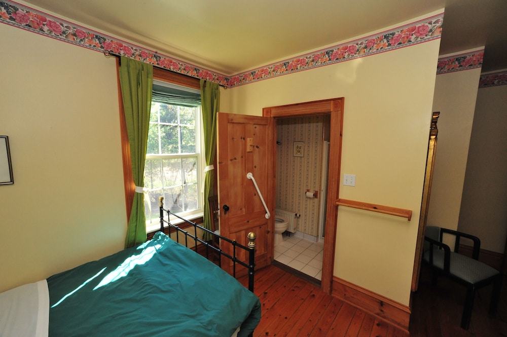 Standard Room, 2 Double Beds photo 1