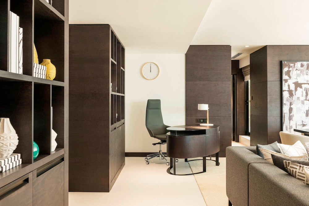 Presidential Suite, 1 Double Bed (SW-M) thumbnail 5