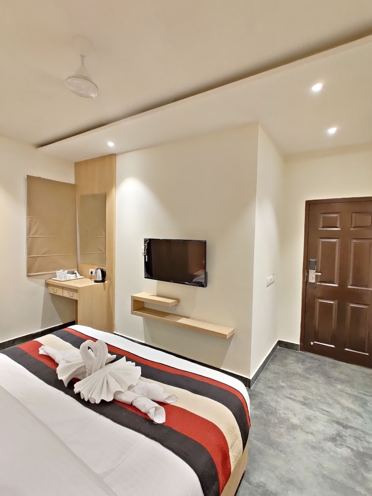 Deluxe Room - Photo 6
