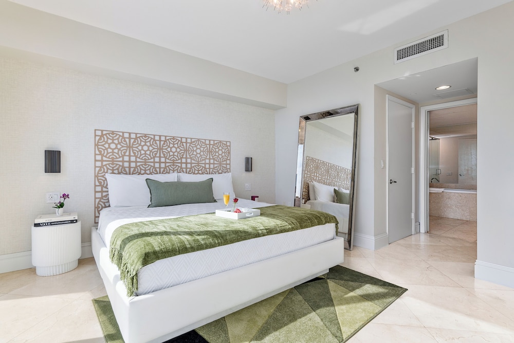 Boutique Corner Apart, 2/2, Sofa Bed, Ocean View, Balcony1910
