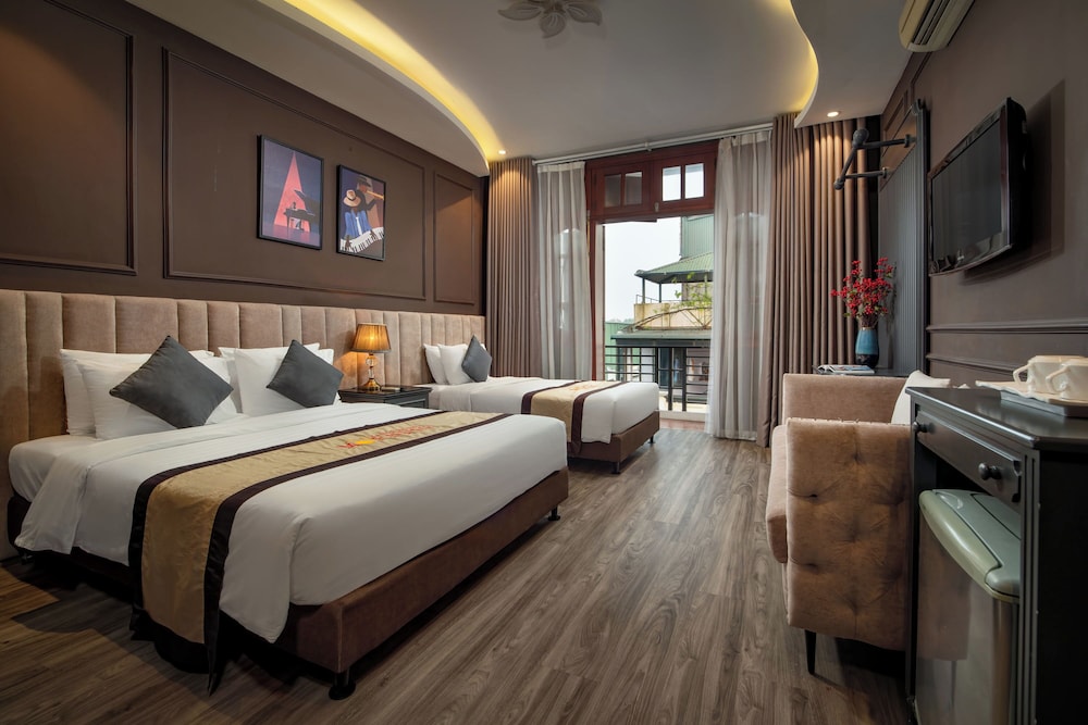 Deluxe Family Room with Balcony