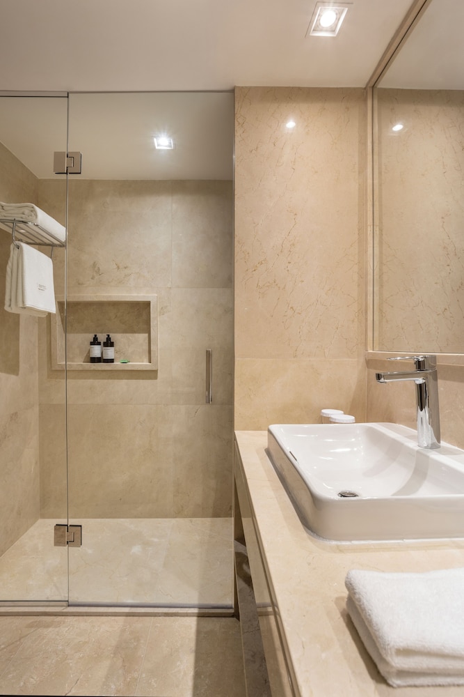 Executive Apartment, Balcony - Photo 7