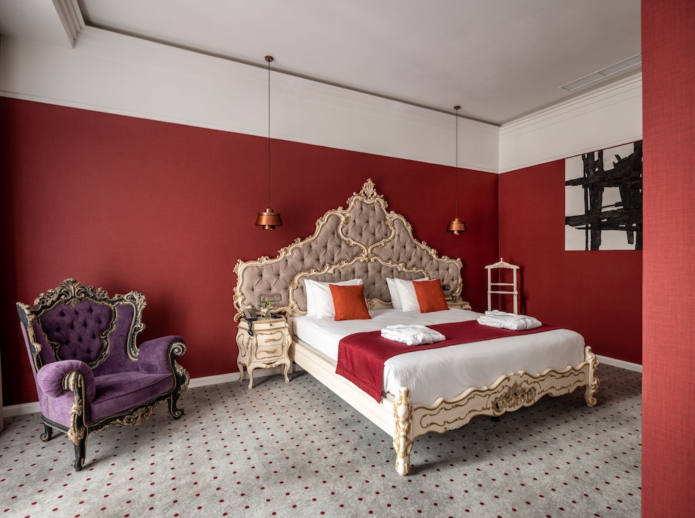 Executive Suite, 1 King Bed, Balcony