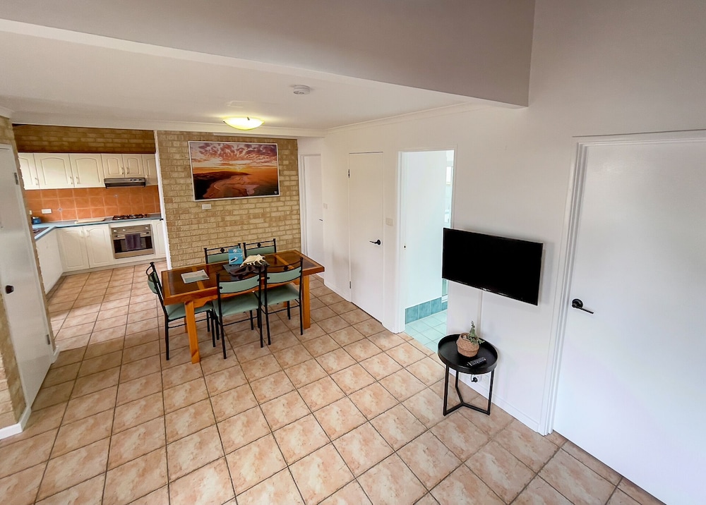 Standard Apartment, 2 Bedrooms, Non Smoking, Kitchen (Unit 4 - 7 night) photo 2