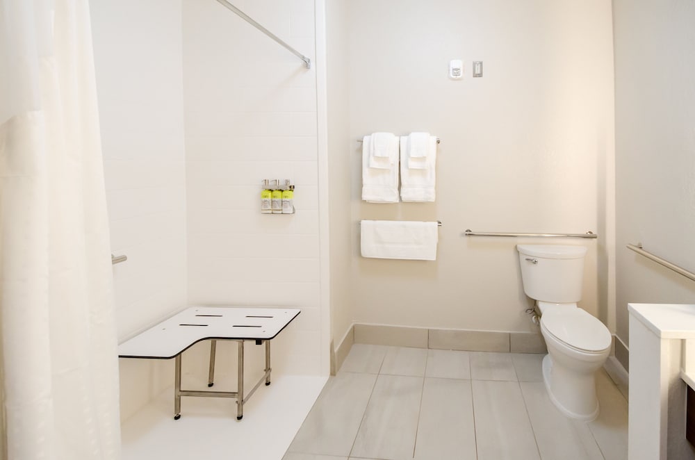 Suite, 1 King Bed, Accessible (Communications) - Photo 2