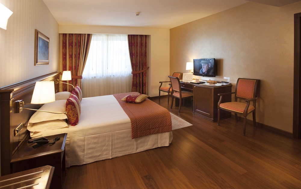 Superior Double Room Single Use photo 2