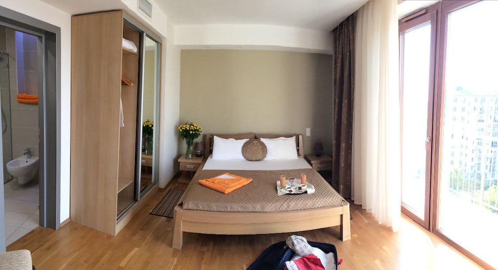 Business Suite photo 3