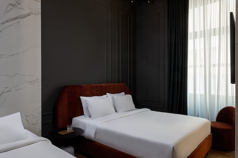 Icon Suite with Partial View to Acropolis photo 1