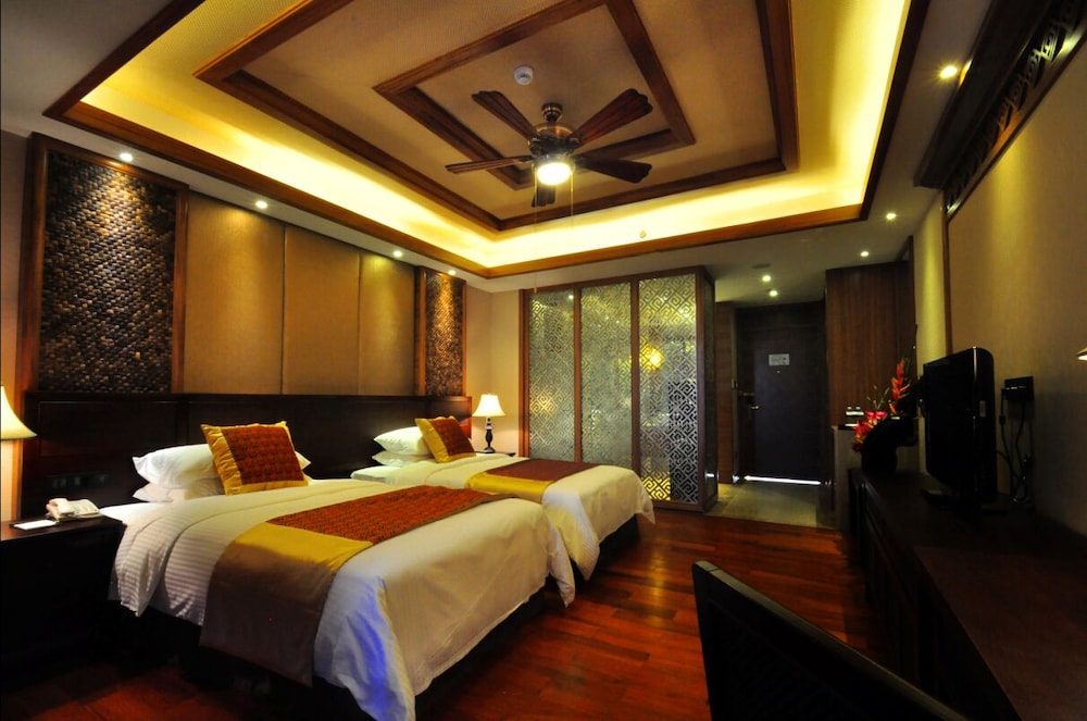 Oak Lake View Room