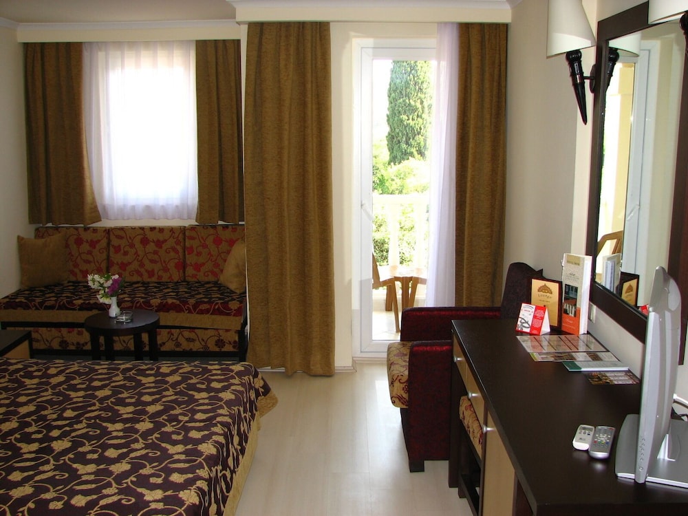 Standard Room photo 2