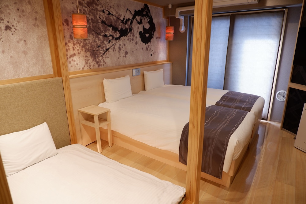[Non-Smoking] Japanese ModernTwin Room for Family (2 Single Beds with Futon)/Shower Booth